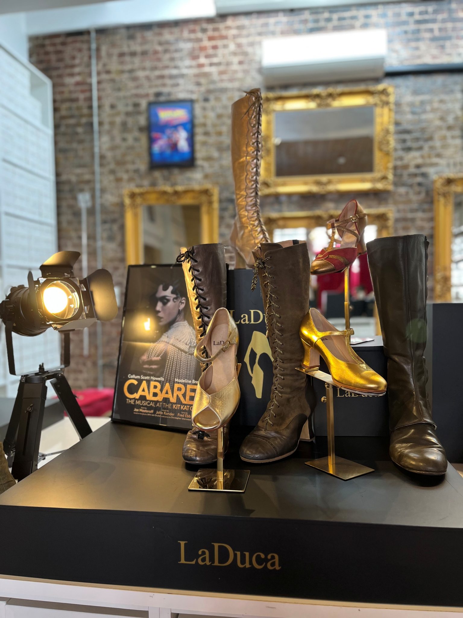 LADUCA Cabaret Window Display VMC 2026