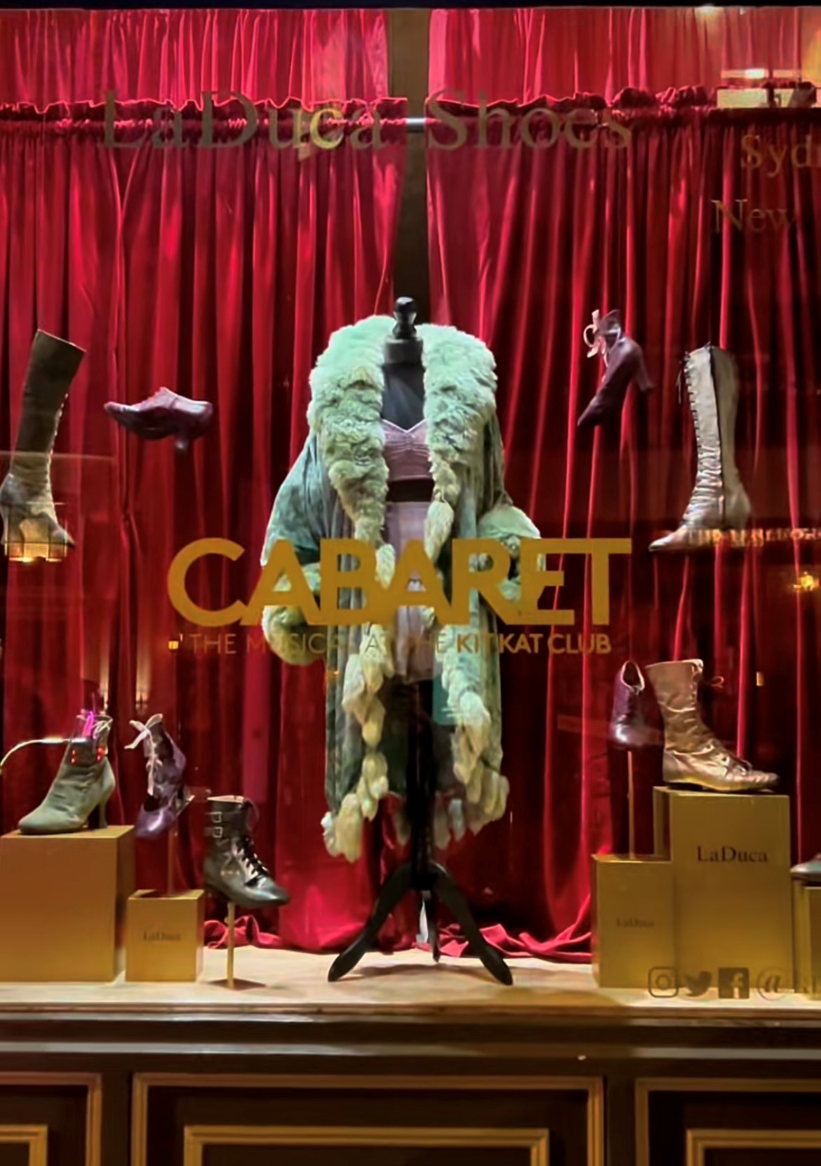 LADUCA Cabaret Window Display VMC 2026